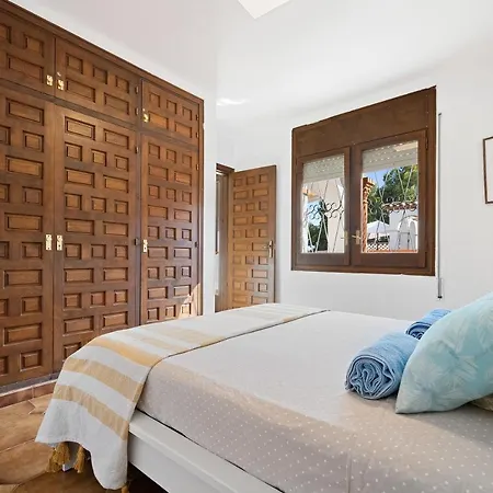 Charming Mediterranean House With Private Jacuzzi Sea And Mountain Views וילה Miami Playa