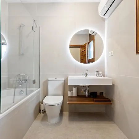 Вилла Charming Mediterranean House With Private Jacuzzi Sea And Mountain Views Миами-Плайя